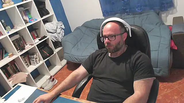 ravingr4d4 online show from May 17, 8:53 pm