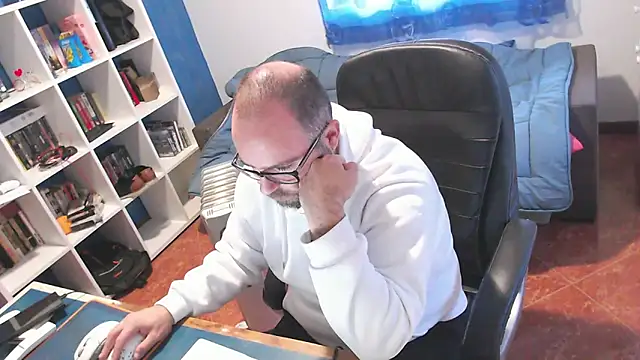 ravingr4d4 online show from March 26, 10:13 am