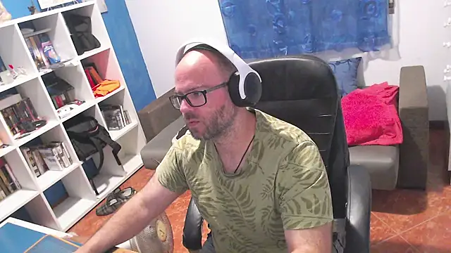 Snapshot of ravingr4d4 chatting on June 28, 8:59 pm ravingr4d4 online show from June 28, 8:59 pm