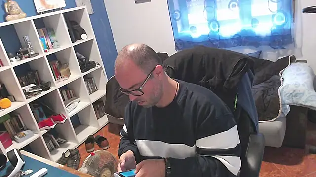 ravingr4d4 online show from November 4, 1:37 pm