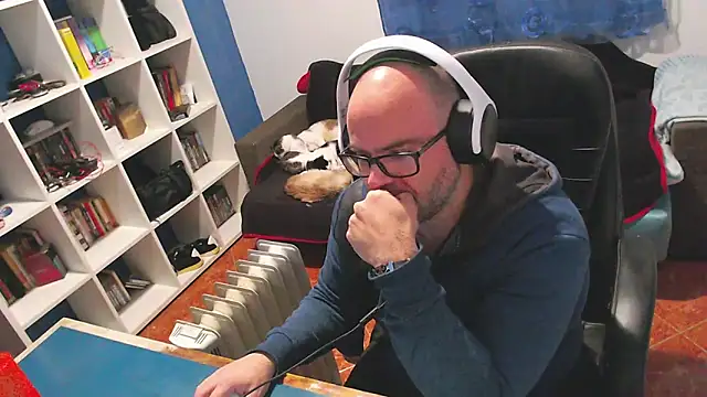 ravingr4d4 online show from December 22, 11:05 pm