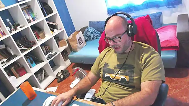 ravingr4d4 online show from September 9, 1:09 pm