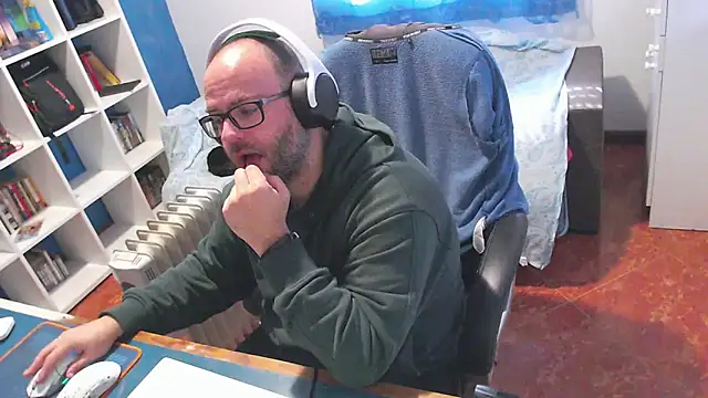 ravingr4d4 online show from February 13, 11:21 am