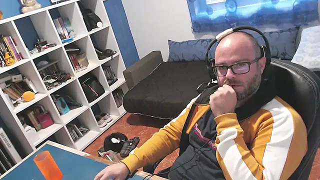 ravingr4d4 online show from October 25, 3:23 pm