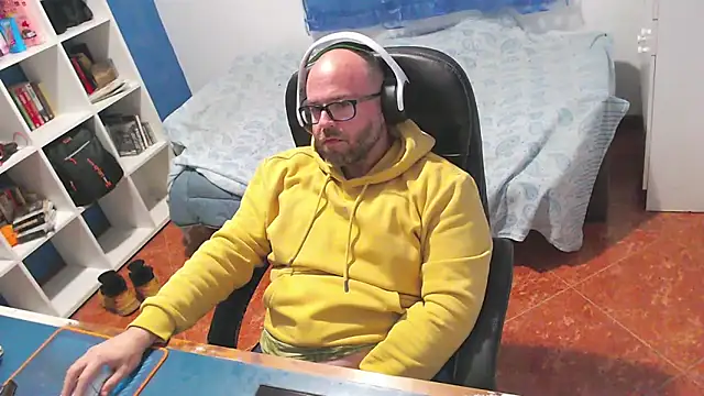 ravingr4d4 online show from March 7, 11:54 pm