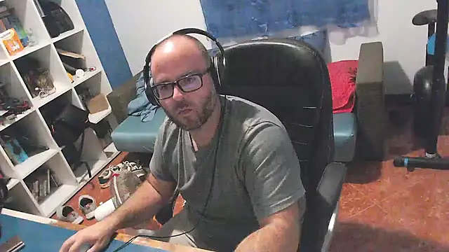 ravingr4d4 online show from September 18, 8:23 pm