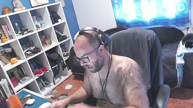 ravingr4d4 online show from October 31, 12:02 pm