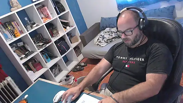ravingr4d4 online show from September 23, 8:43 am