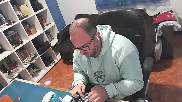 ravingr4d4 online show from November 15, 10:25 pm