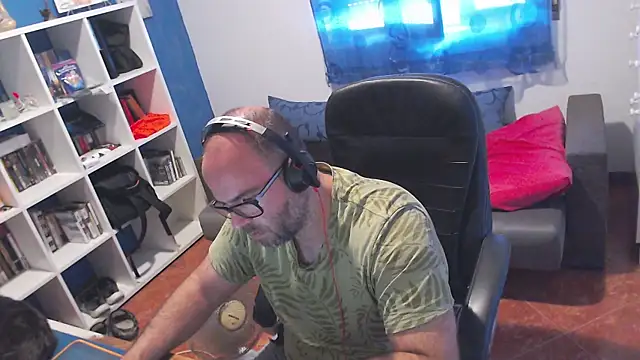Snapshot of ravingr4d4 chatting on June 29, 9:05 am ravingr4d4 online show from June 29, 9:05 am