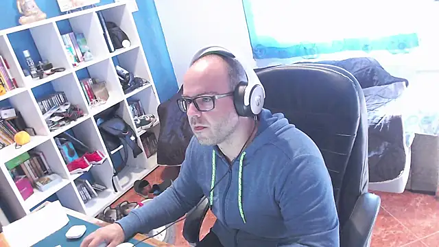 ravingr4d4 online show from November 3, 9:24 am