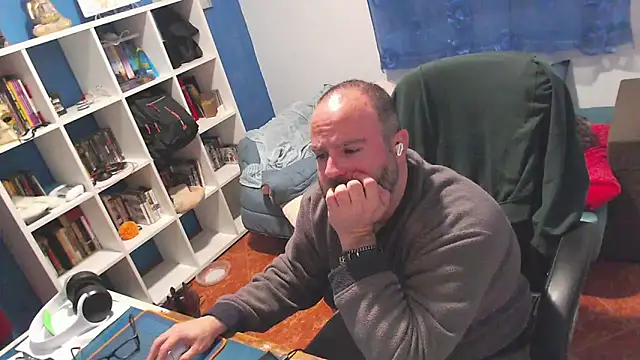 ravingr4d4 online show from February 18, 12:08 am