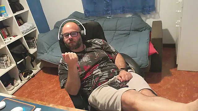 ravingr4d4 online show from April 20, 10:44 pm