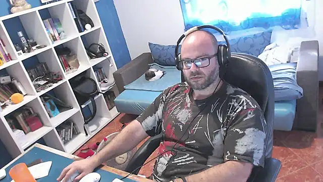 ravingr4d4 online show from October 22, 10:25 am