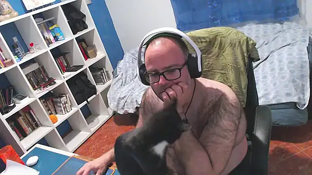 ravingr4d4 online show from April 3, 11:11 pm