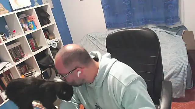 ravingr4d4 online show from March 18, 9:48 pm