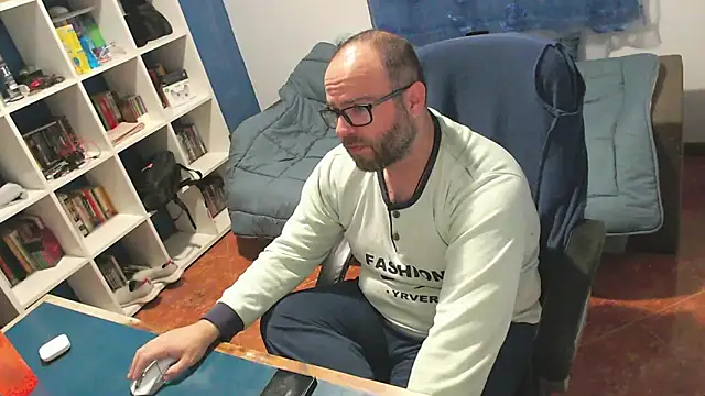 ravingr4d4 online show from January 11, 1:12 am