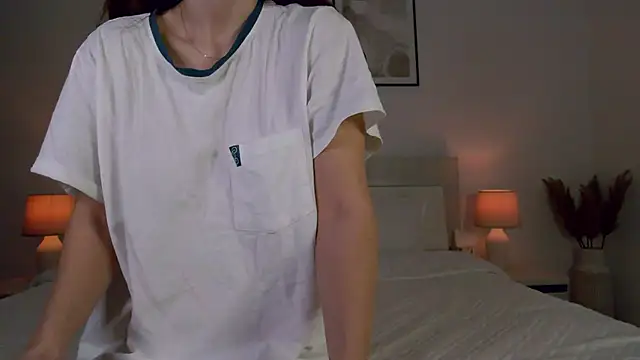 Snapshot of LilyRoselyn chatting on March 11, 2:32 am LilyRoselyn online show from March 11, 2:32 am