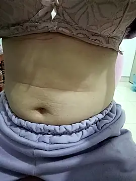 SweetGirl2k2 online show from March 18, 2:40 am