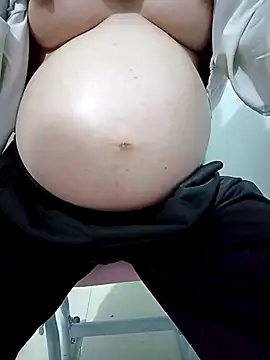 SweetGirl2k2 online show from March 23, 5:07 am