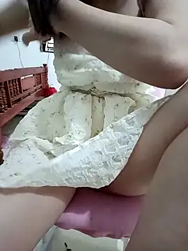 SweetGirl2k2 online show from March 21, 7:22 am