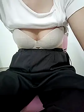 SweetGirl2k2 online show from October 16, 1:58 am