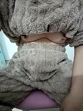 SweetGirl2k2 online show from November 3, 1:55 am