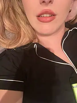 Snapshot of RoxxyDallas chatting on March 9, 10:30 pm RoxxyDallas online show from March 9, 10:30 pm