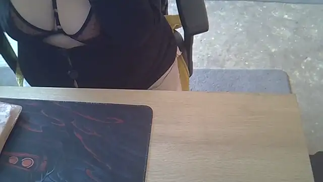 Silvia2277 online show from February 14, 9:20 am