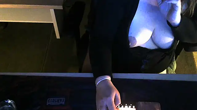 Silvia2277 online show from March 7, 10:15 pm