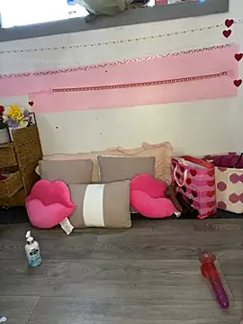 Snapshot of OriginalBarbieEst92 chatting on January 3, 9:15 pm OriginalBarbieEst92 online show from January 3, 9:15 pm