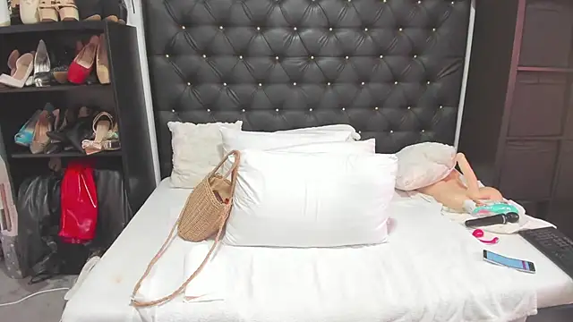 Snapshot of BbwSQUIRTERxx chatting on June 26, 3:23 am BbwSQUIRTERxx online show from June 26, 3:23 am