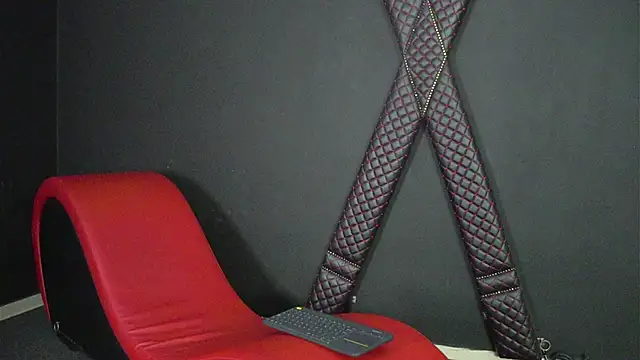 Snapshot of CelineConner chatting on January 12, 5:14 am CelineConner online show from January 12, 5:14 am