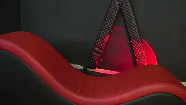 Snapshot of CelineConner chatting on March 4, 5:15 am CelineConner online show from March 4, 5:15 am