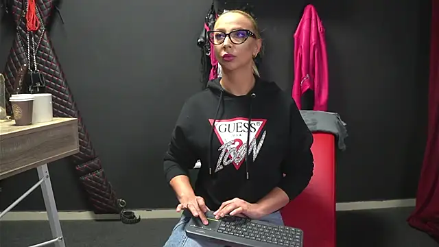 CelineConner online show from September 22, 4:07 am