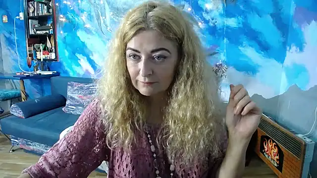 Snapshot of Helen1974 chatting on September 19, 5:50 pm Helen1974 online show from September 19, 5:50 pm