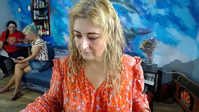 Snapshot of Helen1974 chatting on September 20, 4:56 pm Helen1974 online show from September 20, 4:56 pm