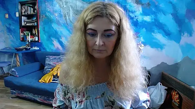 Snapshot of Helen1974 chatting on September 26, 12:23 pm Helen1974 online show from September 26, 12:23 pm