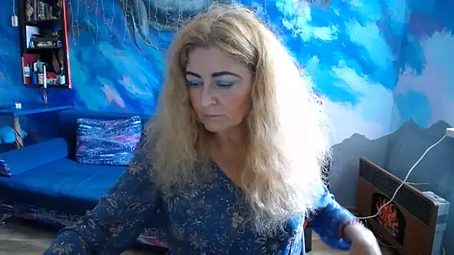 Snapshot of Helen1974 chatting on September 10, 7:51 am Helen1974 online show from September 10, 7:51 am