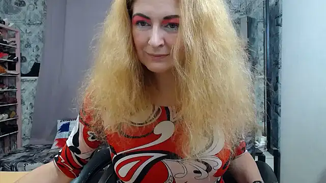 Snapshot of Helen1974 chatting on December 2, 1:57 pm Helen1974 online show from December 2, 1:57 pm