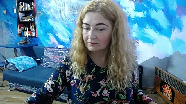 Snapshot of Helen1974 chatting on September 14, 2:06 pm Helen1974 online show from September 14, 2:06 pm