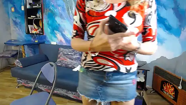 Snapshot of Helen1974 chatting on October 28, 2:16 pm Helen1974 online show from October 28, 2:16 pm