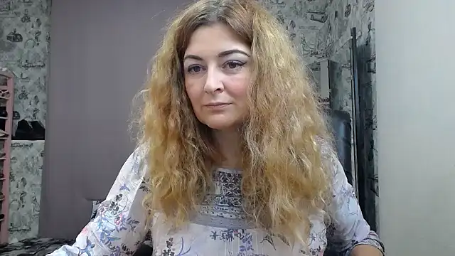 Snapshot of Helen1974 chatting on January 30, 8:21 pm Helen1974 online show from January 30, 8:21 pm