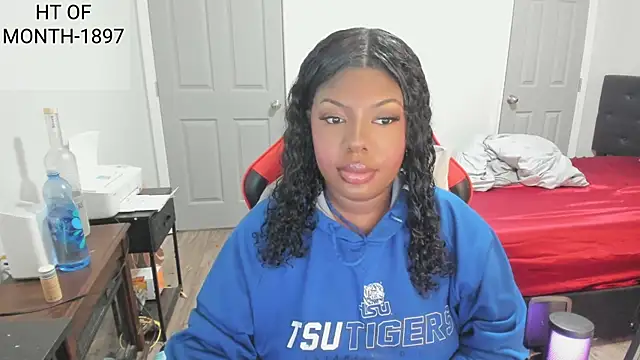 Snapshot of demi_xoxo chatting on November 12, 3:21 am demi xoxo online show from November 12, 3:21 am