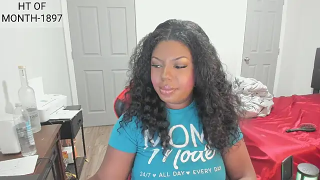 Snapshot of demi_xoxo chatting on November 18, 3:43 am demi xoxo online show from November 18, 3:43 am