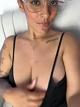 Seized lust online show from November 14, 8:45 pm