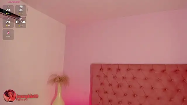 Snapshot of sophiarossee_ chatting on November 10, 12:43 pm sophiarossee online show from November 10, 12:43 pm