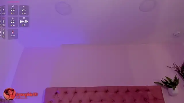 Snapshot of sophiarossee_ chatting on November 17, 12:42 pm sophiarossee online show from November 17, 12:42 pm