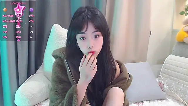 Snapshot of Duludulu_007 chatting on February 25, 1:00 pm Duludulu 007 online show from February 25, 1:00 pm