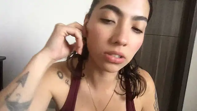 Sophi  a online show from July 16, 10:07 pm